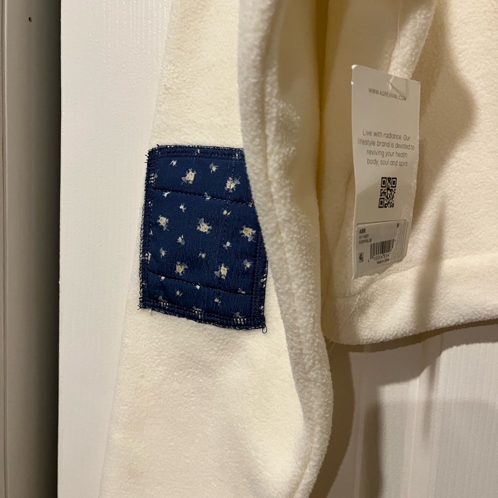 Alter’d State cropped fleece, NWT - Picture 14 of 15